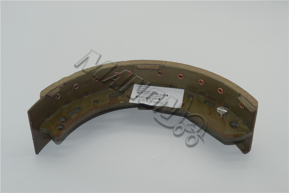 47450-32982-71 刹车蹄片总成 TOYOTA 56FDG33/35