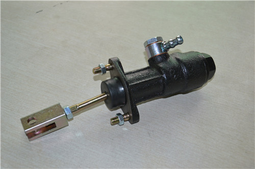 刹车总泵TOYOTA 47530-22500-71 4FB10~25 